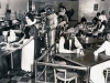 dipendenti-di-disneyland-in-una-caffetteria-1961