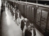 li-ultimi-prigionieri-di-alcatraz-mentre-vanno-via-1963